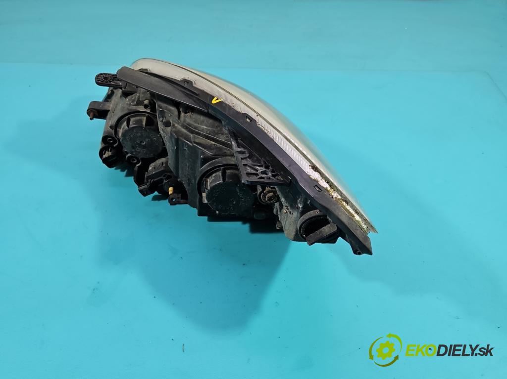 Kia Ceed I 2006-2012 2.0 CRDI 140 HP manual 103 kW 1991 cm3 5- Reflektor: pravý 92102-1H000 (Svetlo predné pravé)