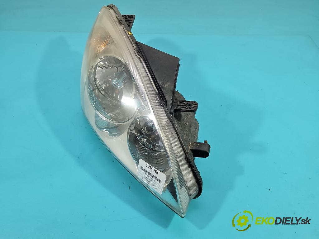 Kia Ceed I 2006-2012 2.0 CRDI 140 HP manual 103 kW 1991 cm3 5- Reflektor: pravý 92102-1H000 (Svetlo predné pravé)