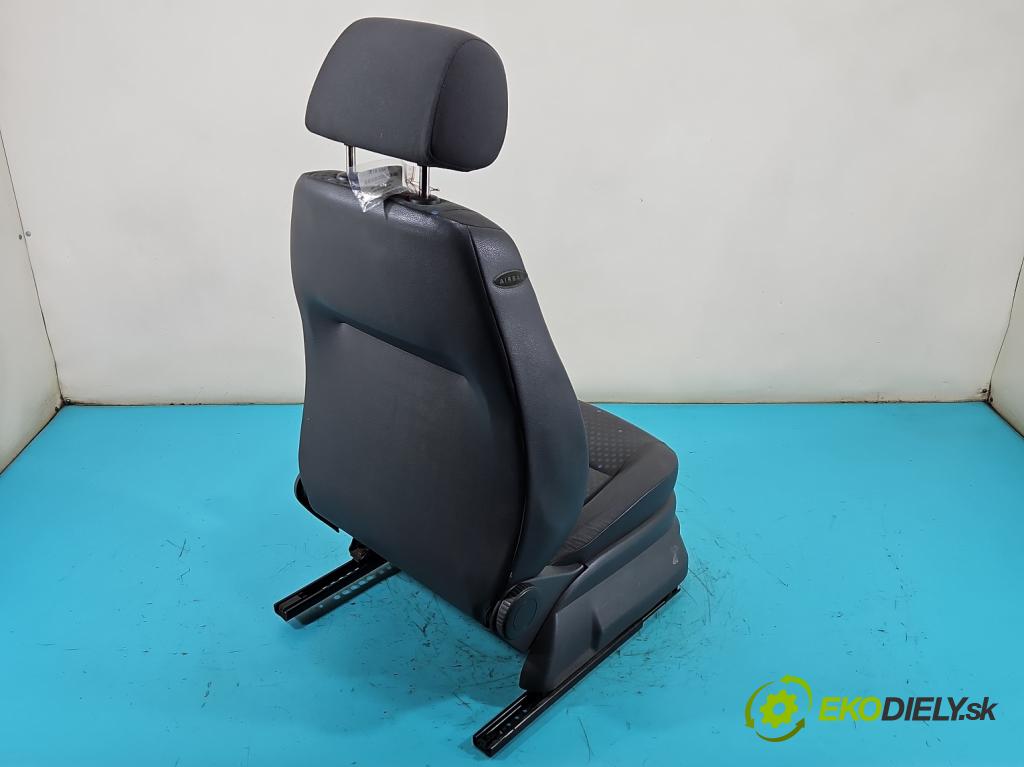 Vw Polo IV 9N 2001-2009 1.2 12v 64 HP manual 47 kW 1198 cm3 5- Sedačka pravý  (Sedadlo)