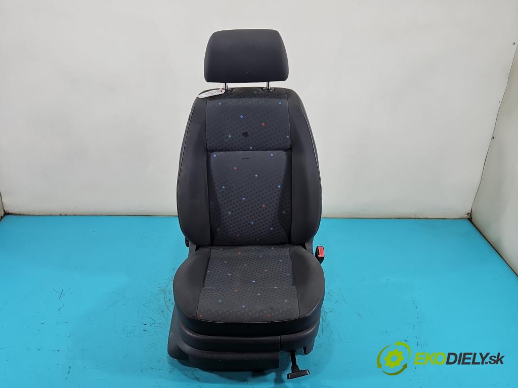 Vw Polo IV 9N 2001-2009 1.2 12v 64 HP manual 47 kW 1198 cm3 5- Sedačka pravý  (Sedadlo)