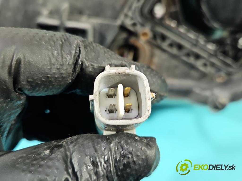 Lexus RX II 2003-2008 3.3 v6 211KM automatic 155 kW 3331 cm3 5- Reflektor: pravý (Svetlo predné pravé)