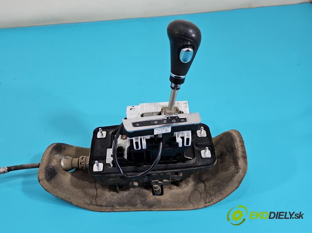 Audi A4 B8 2007-2015 2.7 tdi 190 HP automatic 140 kW 2698 cm3 4- Páka: Změny: stupeň,rýchlosť 8K1713041H (Rýchlostná páka (kulisa))