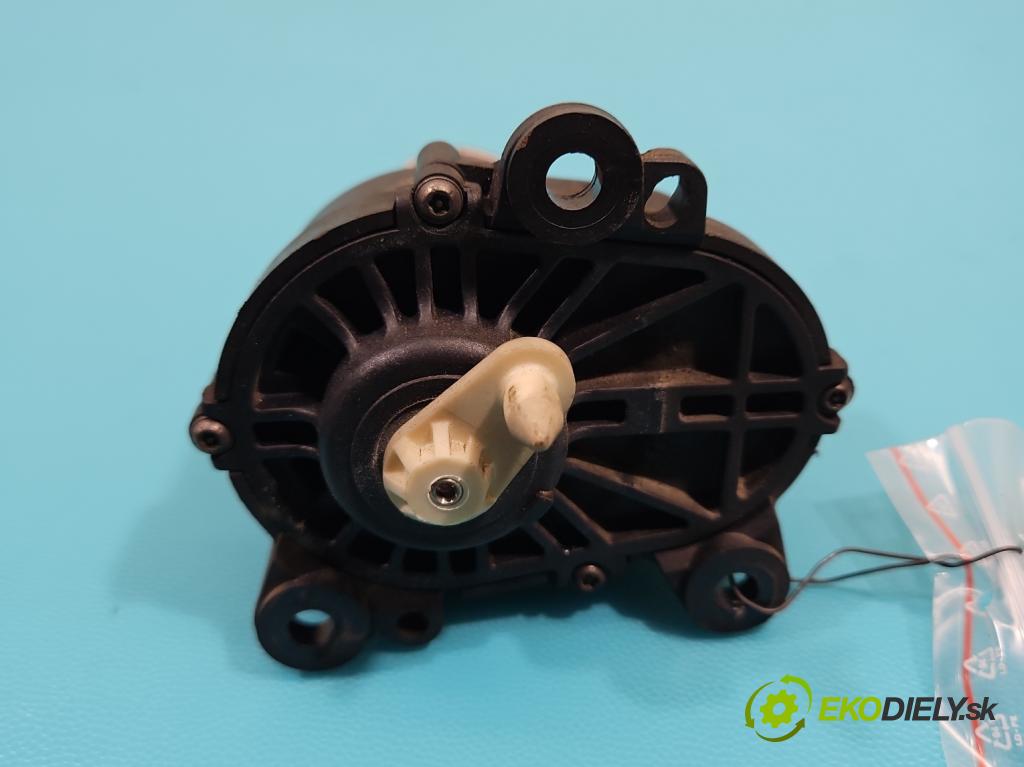 Volvo V40 II 2012-2019 2.0 D4 190 HP manual 140 kW 1969 cm3 5- Ovladač: klapky: kolektor 31293737 (Motorček ostatné)