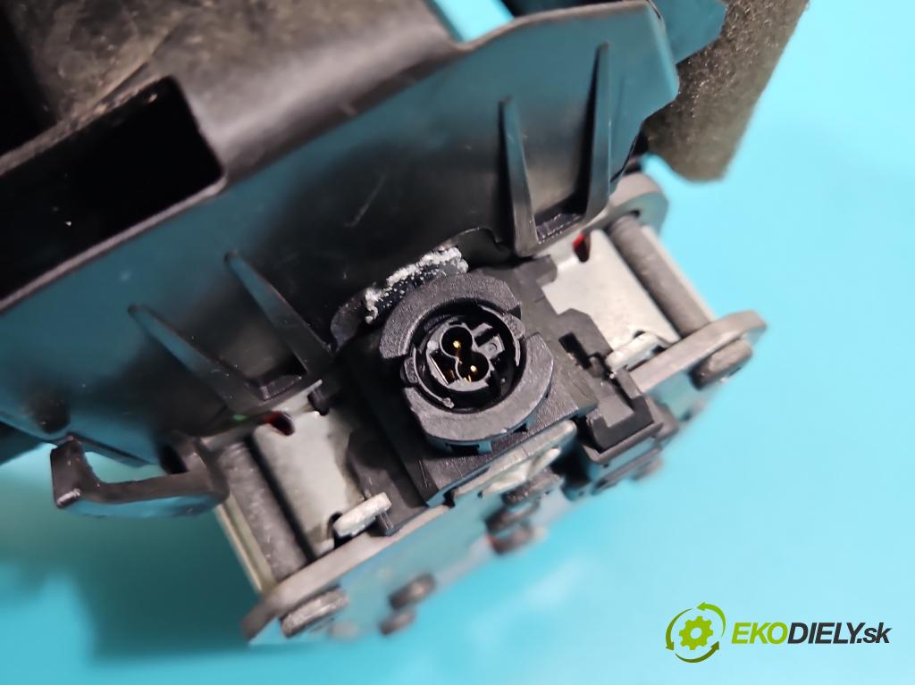 Audi A4 B8 2007-2015 2.7 tdi 190 HP automatic 140 kW 2698 cm3 4- pas bezpečnosť: predné pravý 8K1857706K