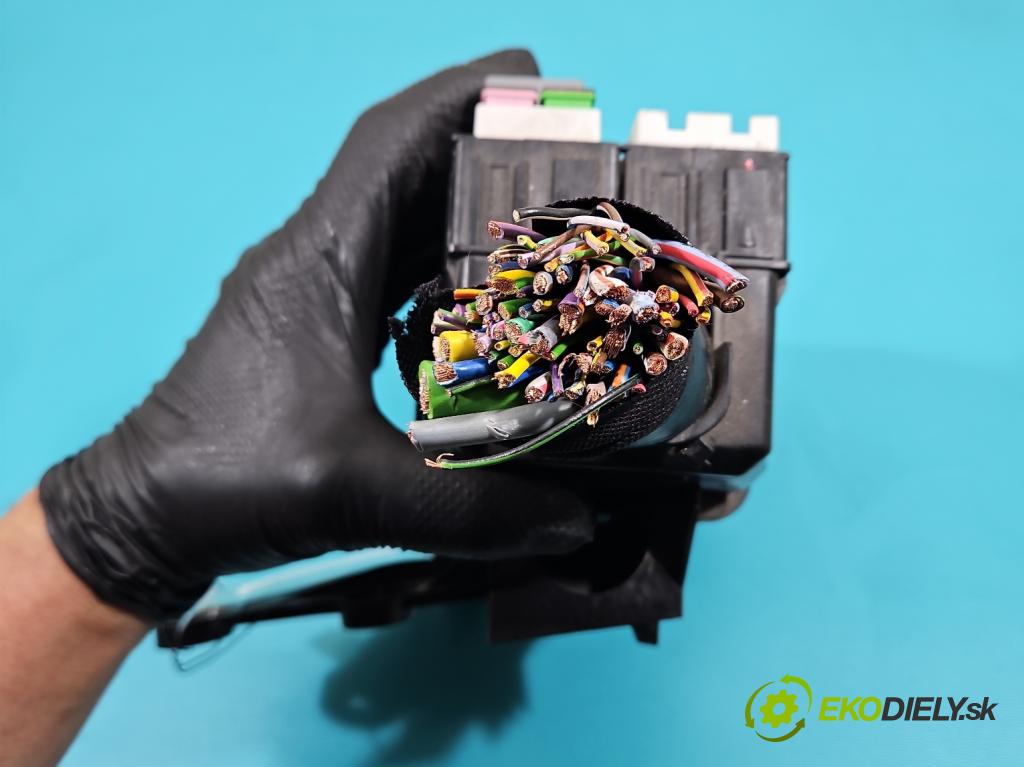 Ford Transit Custom 2013- 2.0 tdci 131 hp manual 96 kW 1995 cm3 5- skříňka pojistková JK2T14401 (Pojistková skříňka)