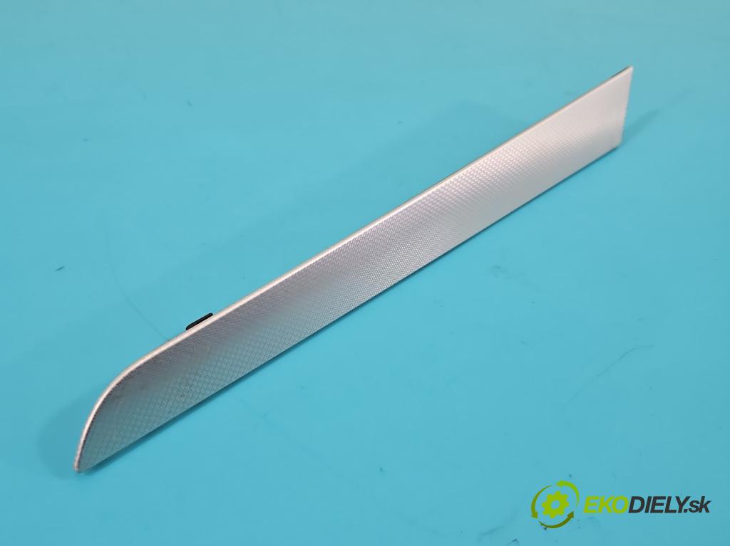 Audi A4 B8 2007-2015 2.7 tdi 190 HP automatic 140 kW 2698 cm3 4- lišta ozdobná vnitŕní: 8K0863305