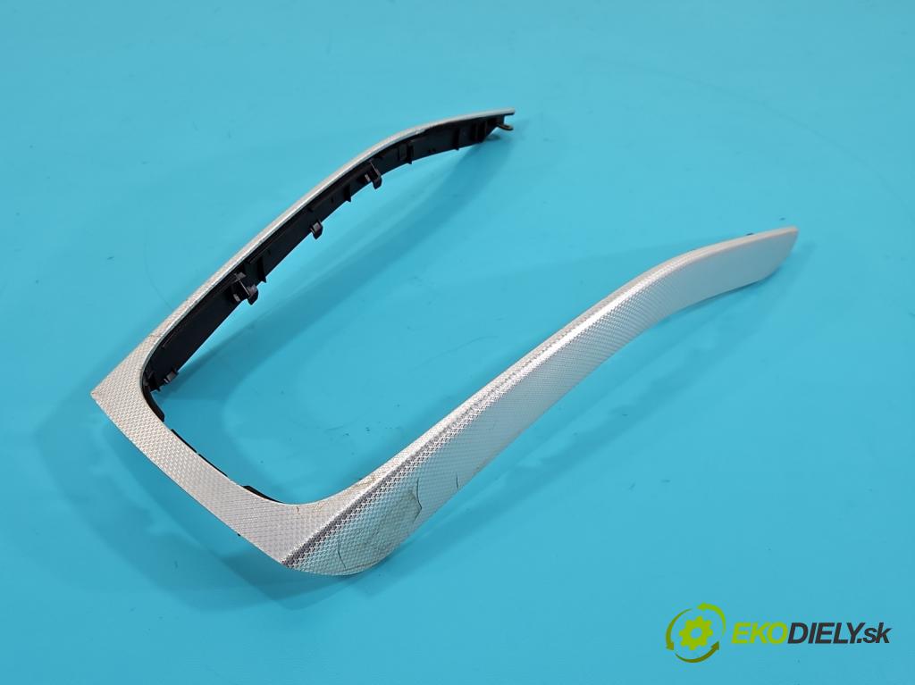 Audi A4 B8 2007-2015 2.7 tdi 190 HP automatic 140 kW 2698 cm3 4- lišta ozdobná vnitŕní: 8K0863305