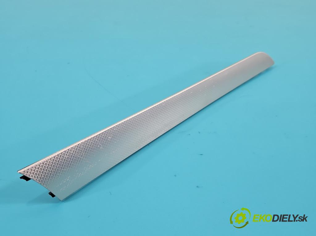 Audi A4 B8 2007-2015 2.7 tdi 190 HP automatic 140 kW 2698 cm3 4- lišta ozdobná vnitŕní: 8K0863305