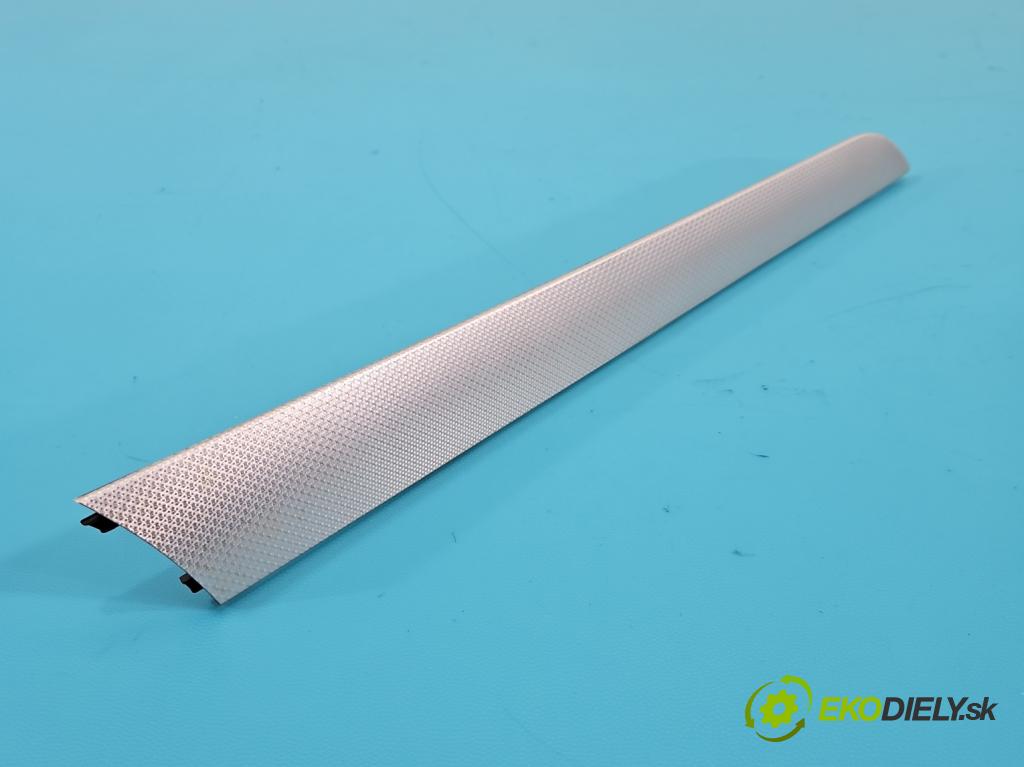 Audi A4 B8 2007-2015 2.7 tdi 190 HP automatic 140 kW 2698 cm3 4- lišta ozdobná vnitŕní: 8K0863305