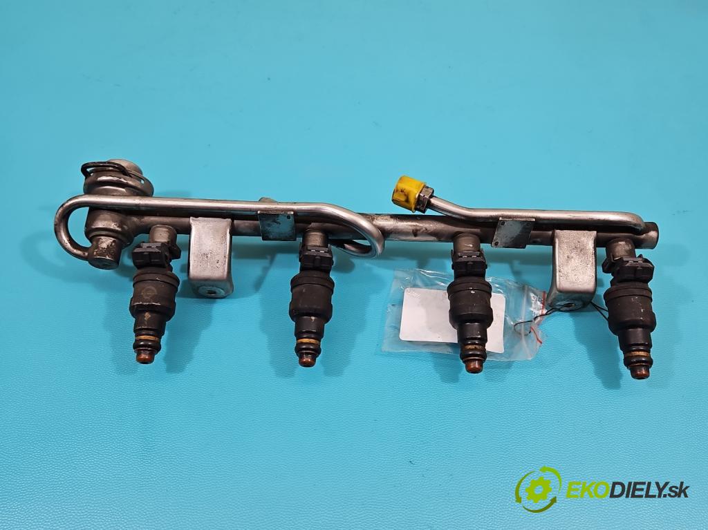 Audi A4 B5 1994-2001 1.8 20v 125 HP  92 kW 1781 cm3 4- vstrek 058133551A (Vstrekovač paliva)