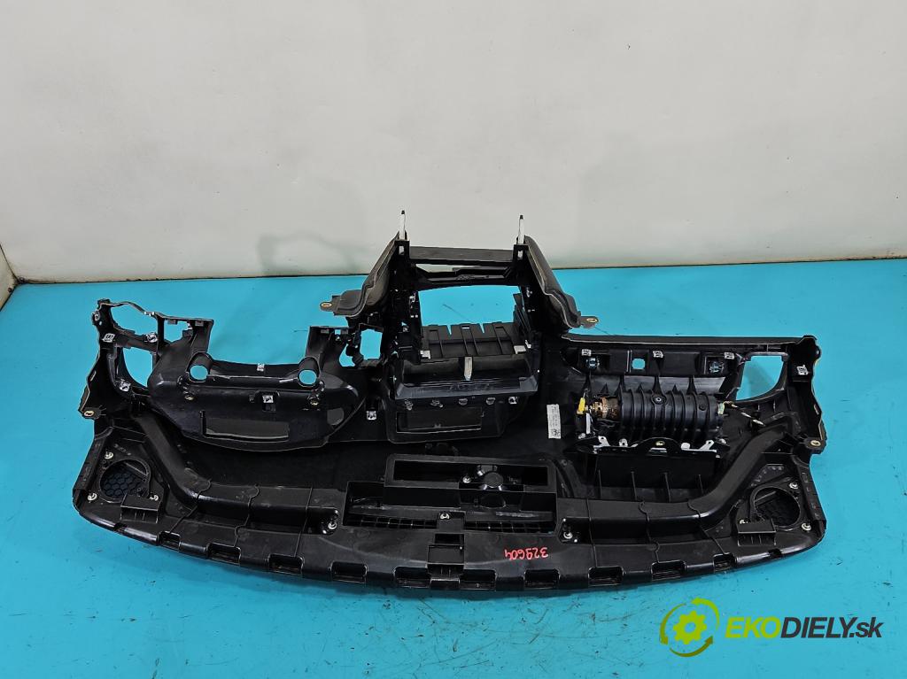 Audi A4 B8 2007-2015 2.7 tdi 190 hp automatic 140 kW 2698 cm3 4- kokpit,přistrojova deska