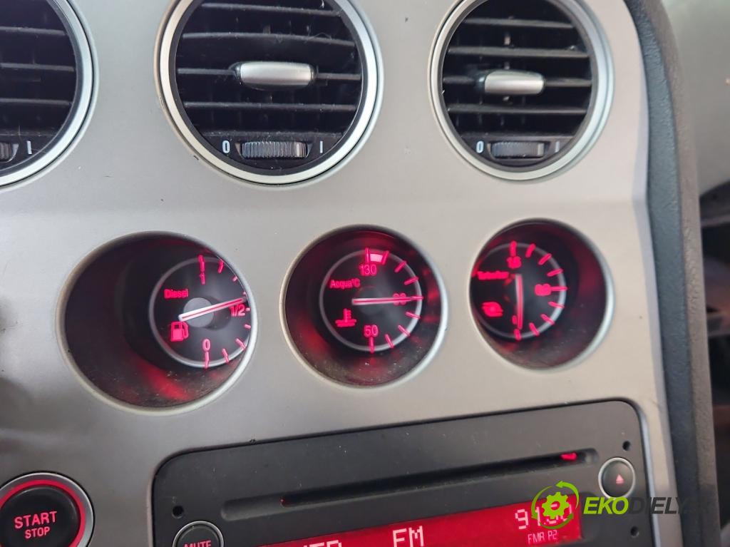 Alfa romeo 159 1.9 jtd 116 HP manual 85 kW 1910 cm3 4- Sledujte: 60696626 (Prístrojová doska)