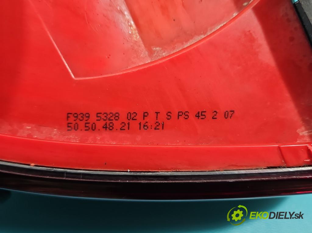 Alfa romeo 159 1.9 jtd 116 HP manual 85 kW 1910 cm3 4- svetlo / reflektor zadné ľavé 939532802 (Kľučka dverí ostatné)