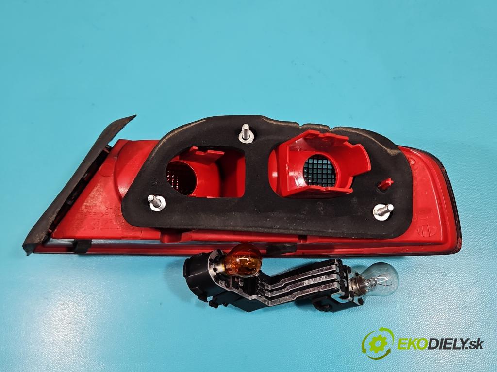 Alfa romeo 159 1.9 jtd 116 HP manual 85 kW 1910 cm3 4- svetlo / reflektor zadné ľavé 939532802 (Kľučka dverí ostatné)