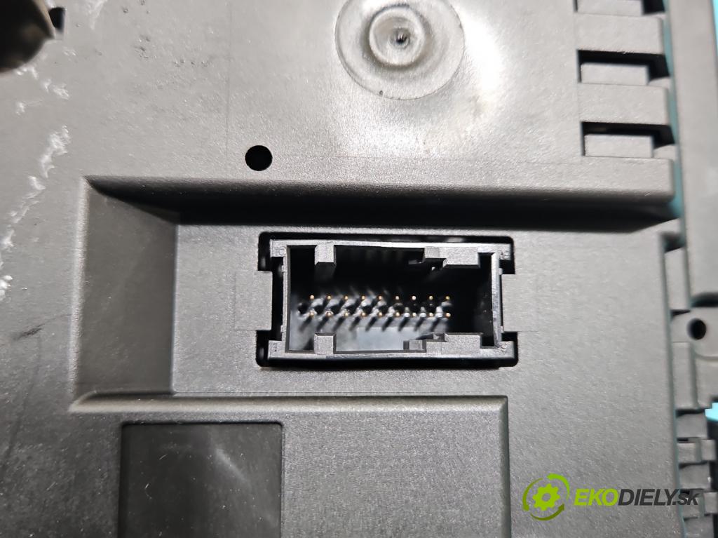 Bmw 3 E90 2005-2013 2.0d 163 HP manual 120 kW 1995 cm3 5- prístrojovka/ budíky 9220963 (Prístrojová doska)