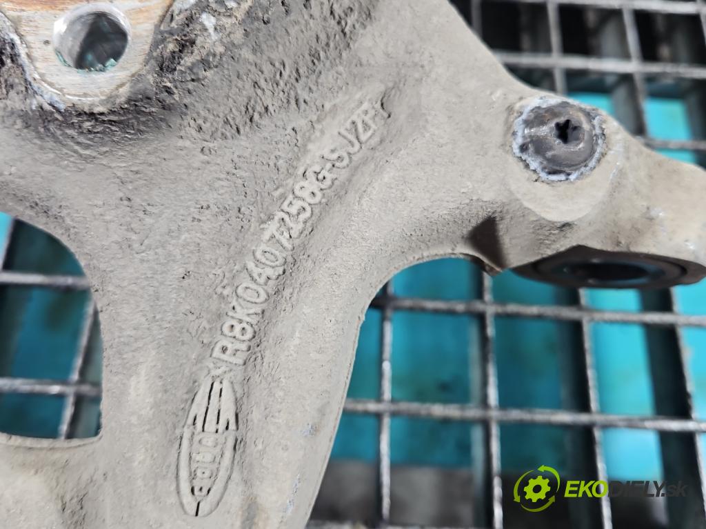 Audi A4 B8 2007-2015 2.7 tdi 190 hp automatic 140 kW 2698 cm3 4- náboj pravé  (Náboj kola)