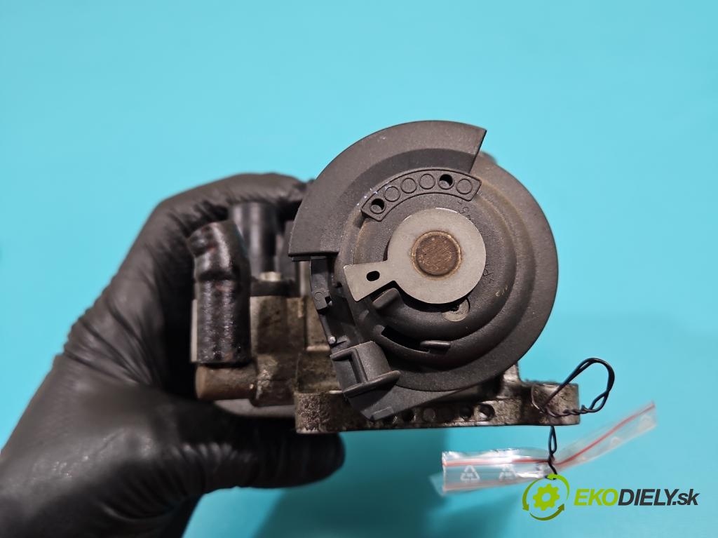 Vw Polo III 6N 1994-2001 1.6 75 HP manual 55 kW 1598 cm3 5- klapka 030133064F (Škrtiaca klapka)