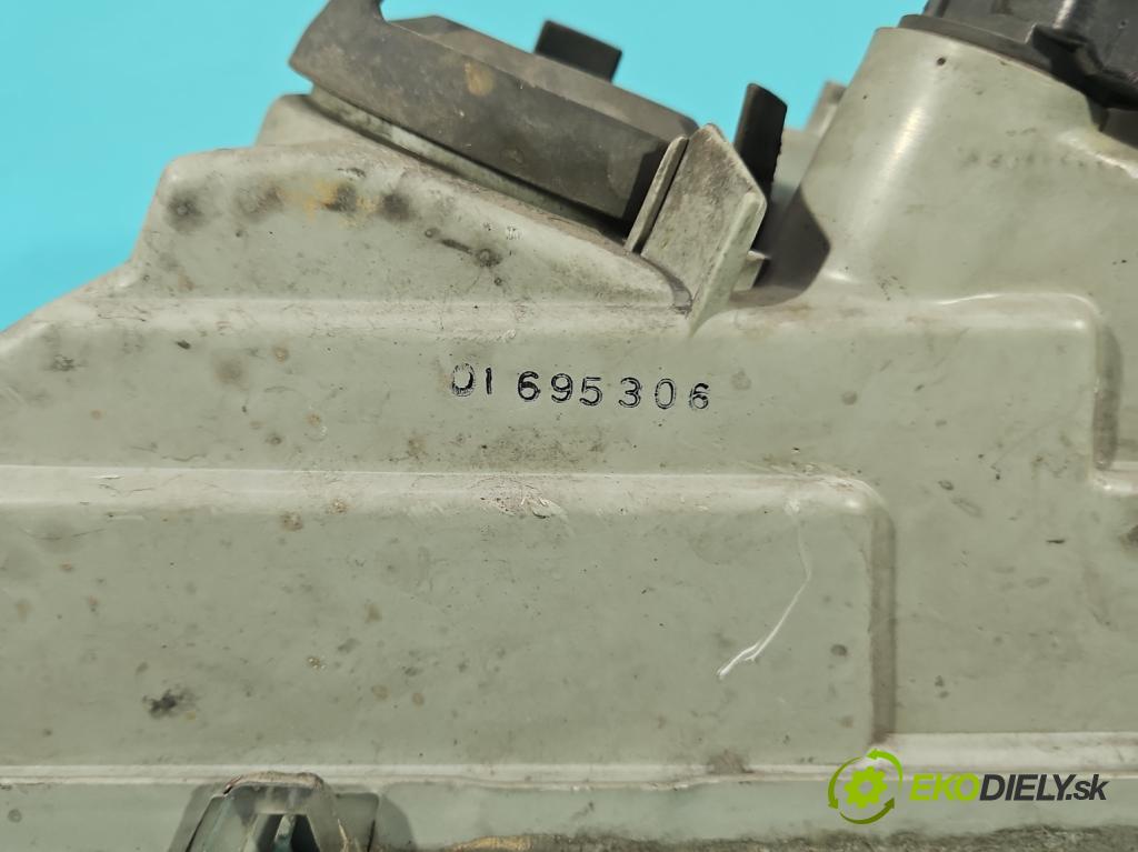 Honda Accord VI 1998-2002 1.6 16v 116 HP manual 85 kW 1590 cm3 5- Reflektor: pravý  (Svetlo predné pravé)