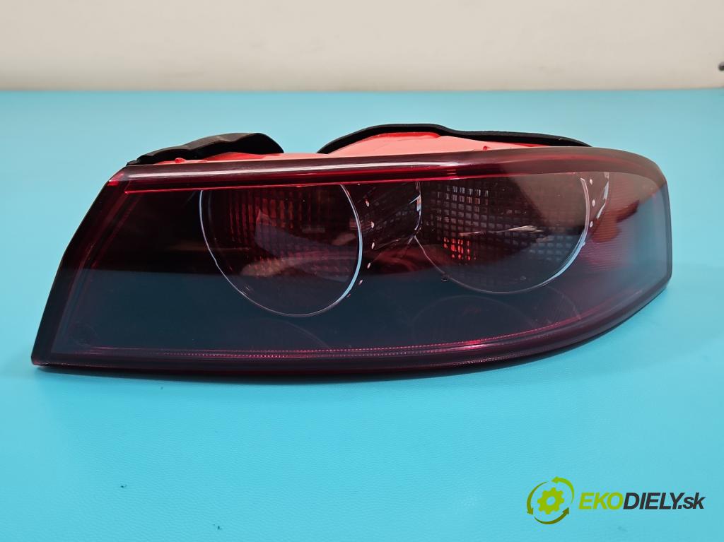 Alfa romeo 159 1.9 jtd 116 HP manual 85 kW 1910 cm3 4- svetlo / reflektor zadné pravé 939532802 (Kľučka dverí ostatné)