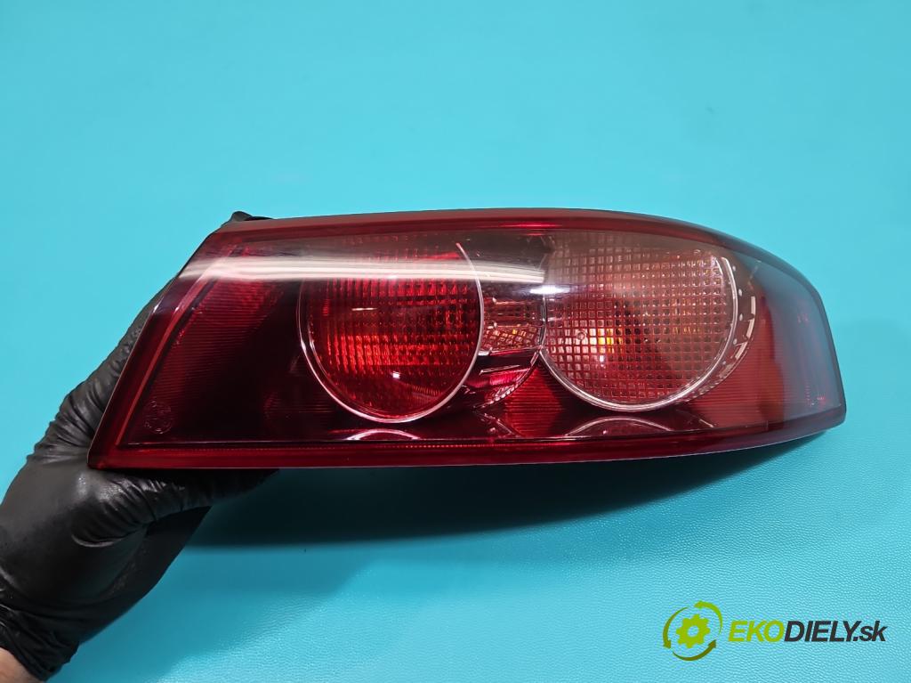 Alfa romeo 159 1.9 jtd 116 HP manual 85 kW 1910 cm3 4- svetlo / reflektor zadné pravé 939532802 (Kľučka dverí ostatné)