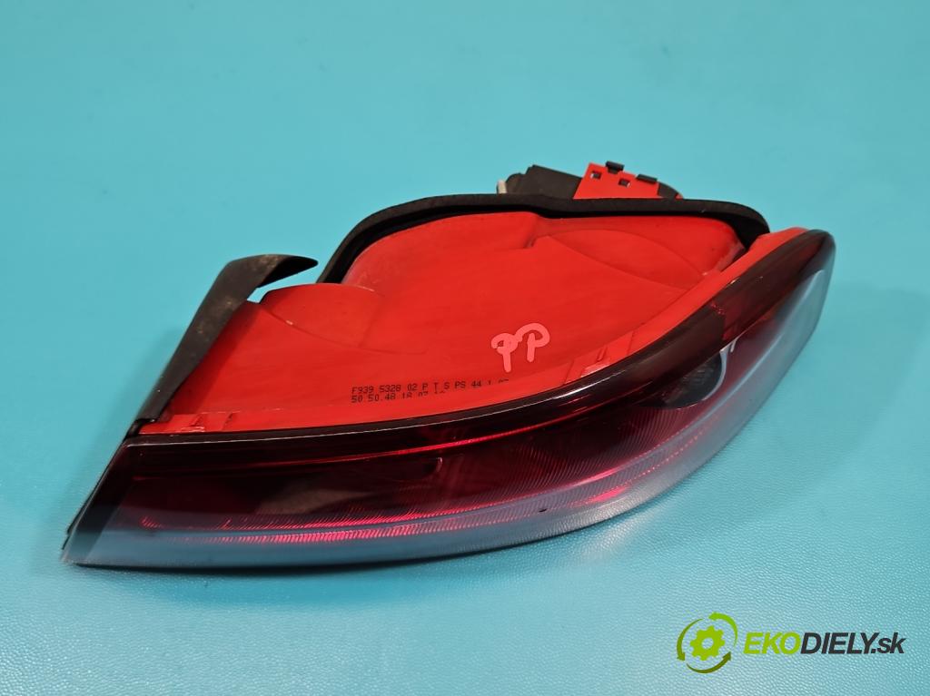 Alfa romeo 159 1.9 jtd 116 HP manual 85 kW 1910 cm3 4- svetlo / reflektor zadné pravé 939532802 (Kľučka dverí ostatné)