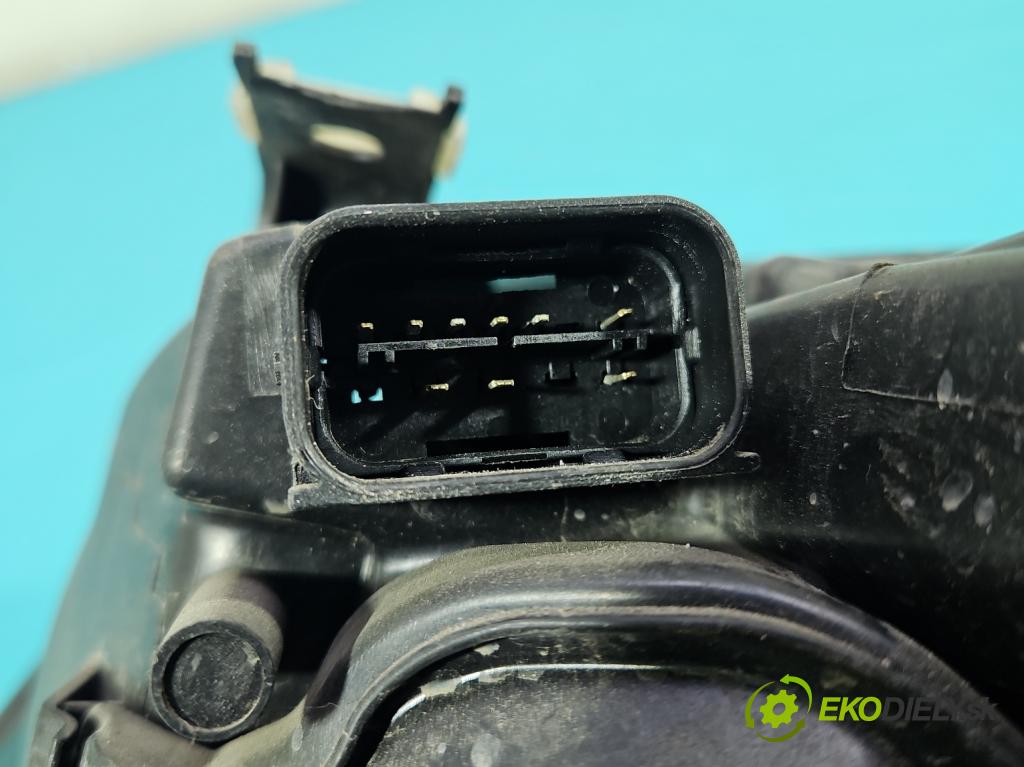 Bmw 3 E90 2005-2013 2.0d 163 HP manual 120 kW 1995 cm3 5- Reflektor: pravý  (Svetlo predné pravé)