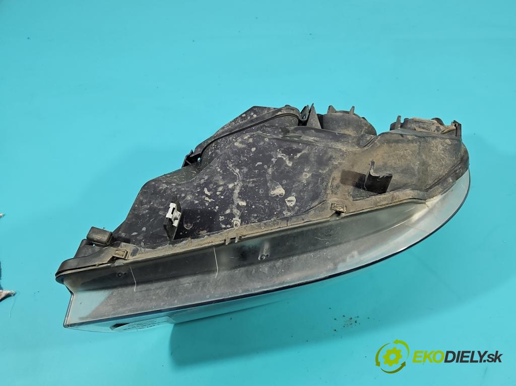 Bmw 3 E90 2005-2013 2.0d 163 HP manual 120 kW 1995 cm3 5- Reflektor: pravý  (Svetlo predné pravé)