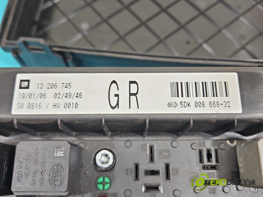 Opel Astra III 2004-2014 1.9 cdti 120 hp manual 88 kW 1910 cm3 5- skříňka pojistková 13206745 (Pojistková skříňka)