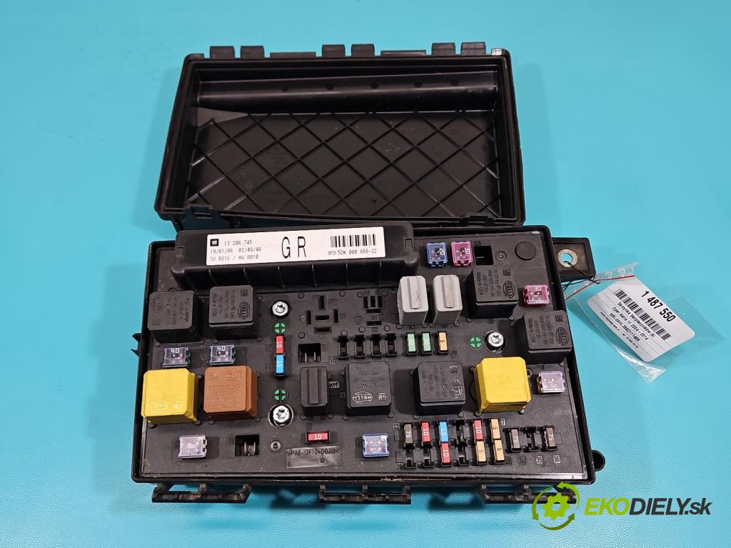 Opel Astra III 2004-2014 1.9 cdti 120 hp manual 88 kW 1910 cm3 5- skříňka pojistková 13206745 (Pojistková skříňka)