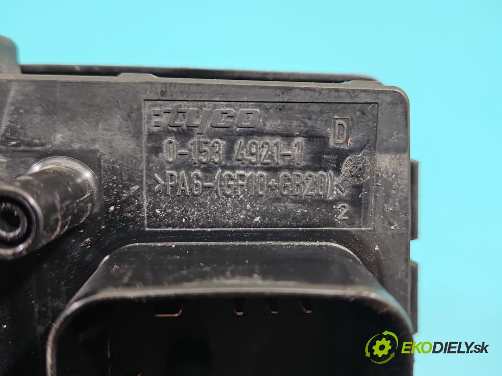 Opel Astra III 2004-2014 1.9 cdti 120 hp manual 88 kW 1910 cm3 5- skříňka pojistková 13206745 (Pojistková skříňka)