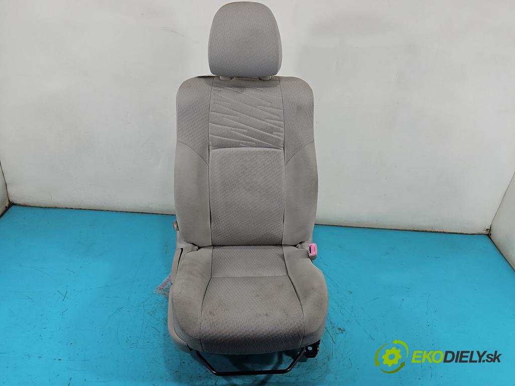 Toyota Avensis III T27 2009-2018 2.0 16v 152KM manual 112 kW 1987 cm3 5- Sedačka pravý  (Sedadlo)