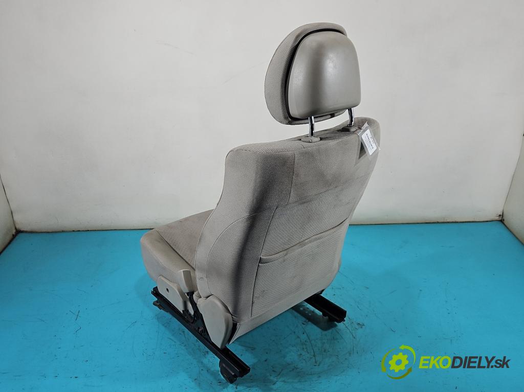 Toyota Avensis III T27 2009-2018 2.0 16v 152KM manual 112 kW 1987 cm3 5- Sedačka pravý  (Sedadlo)