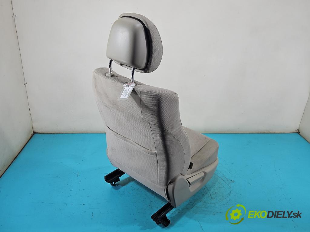 Toyota Avensis III T27 2009-2018 2.0 16v 152KM manual 112 kW 1987 cm3 5- Sedačka pravý  (Sedadlo)