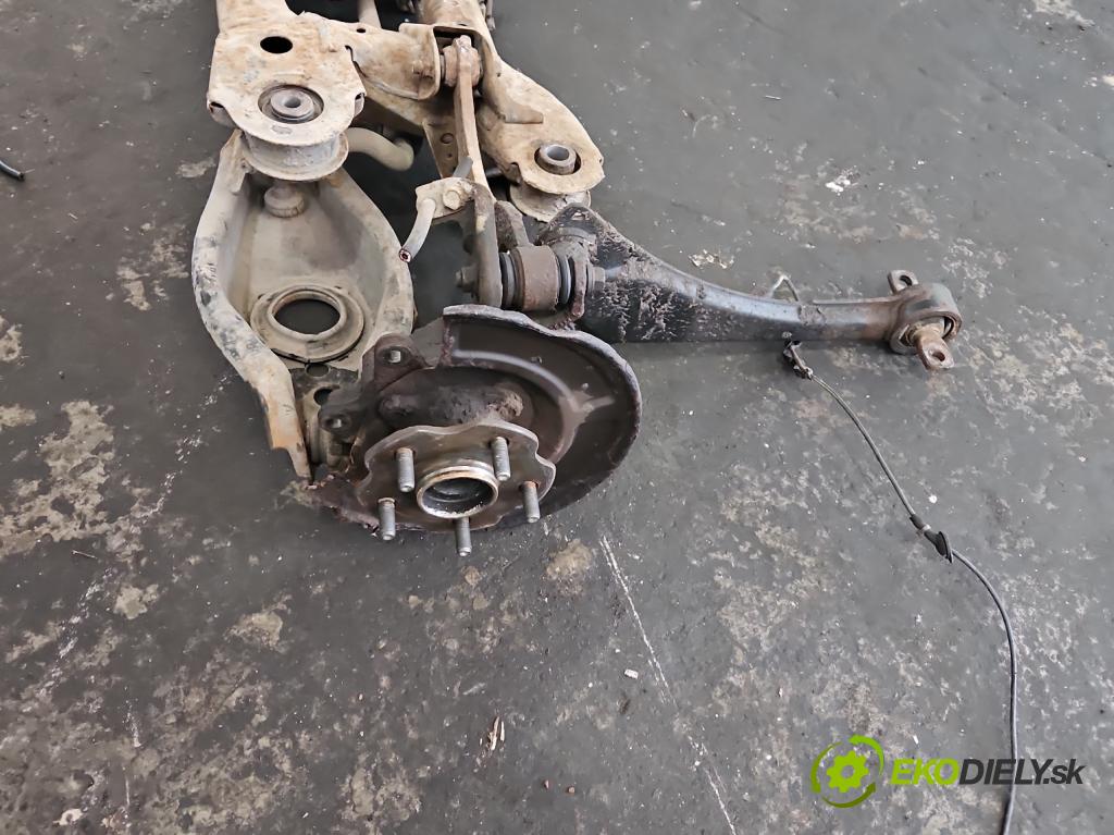 Toyota Avensis III T27 2009-2018 2.0 16v 152KM manual 112 kW 1987 cm3 5- zadní výztuha  (Zadní výztuha)