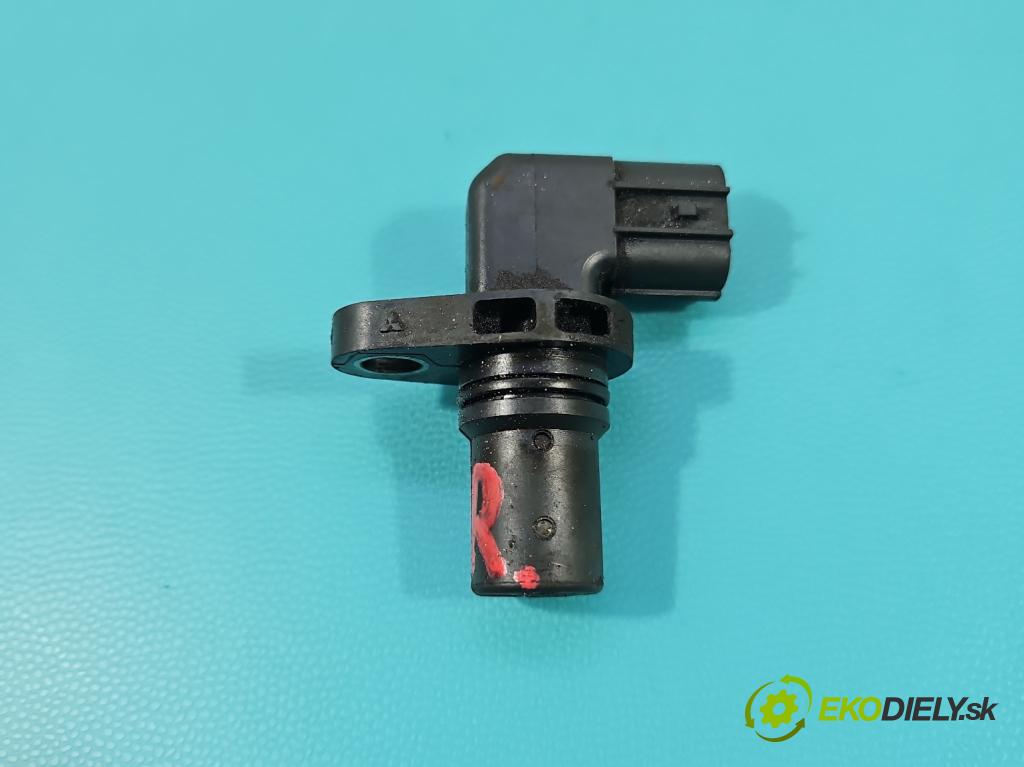 Suzuki Grand Vitara II 2005-2014 2.4 16V 169KM manual 124 kW 2393 cm3 5- snímač pozice: hřídele vačkový J5T33071 (Snímač polohy klikového hřídele)