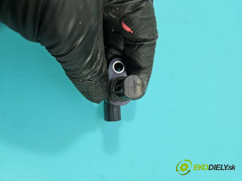 Suzuki Grand Vitara II 2005-2014 2.4 16V 169KM manual 124 kW 2393 cm3 5- snímač pozice: hřídele vačkový J5T33071 (Snímač polohy klikového hřídele)