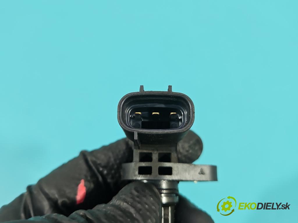 Suzuki Grand Vitara II 2005-2014 2.4 16V 169KM manual 124 kW 2393 cm3 5- snímač pozice: hřídel klikový J5T32171 (Snímač polohy klikového hřídele)