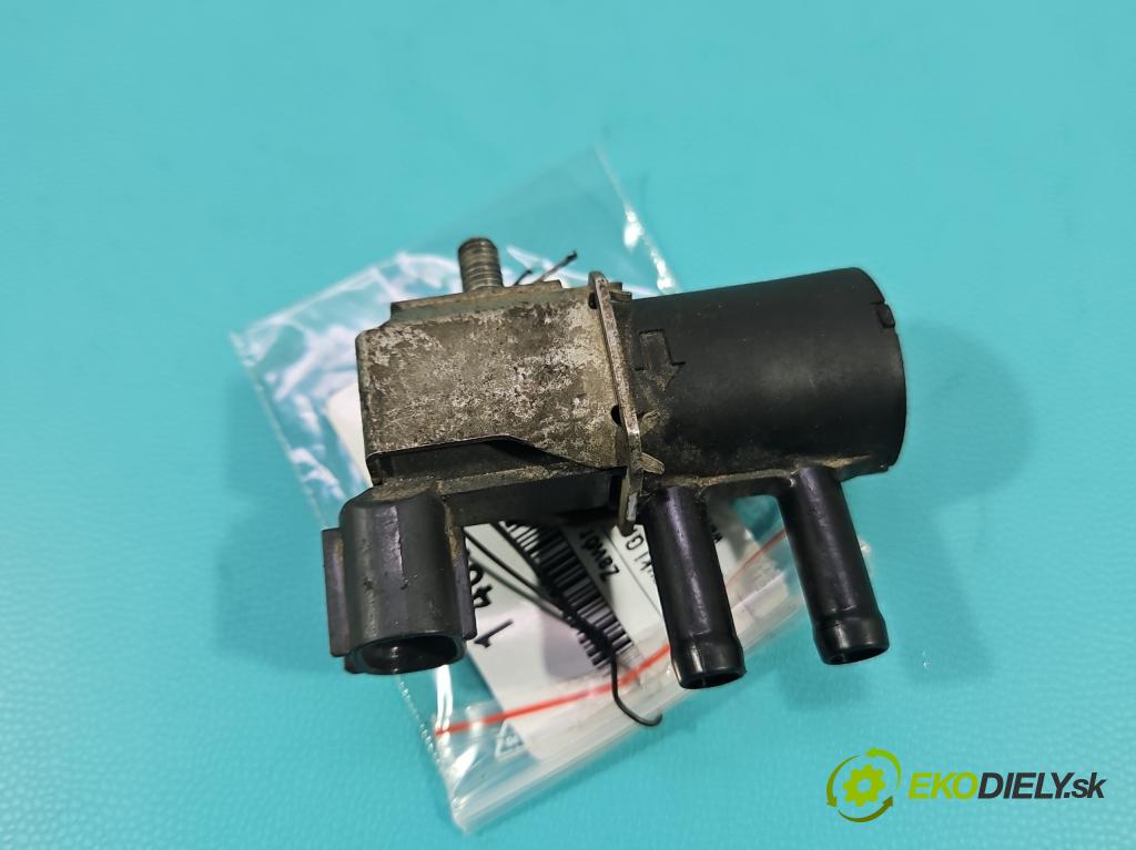 Suzuki Grand Vitara II 2005-2014 2.4 16V 169KM manual 124 kW 2393 cm3 5- ventil podtlaku K5T48574 (Ventil)