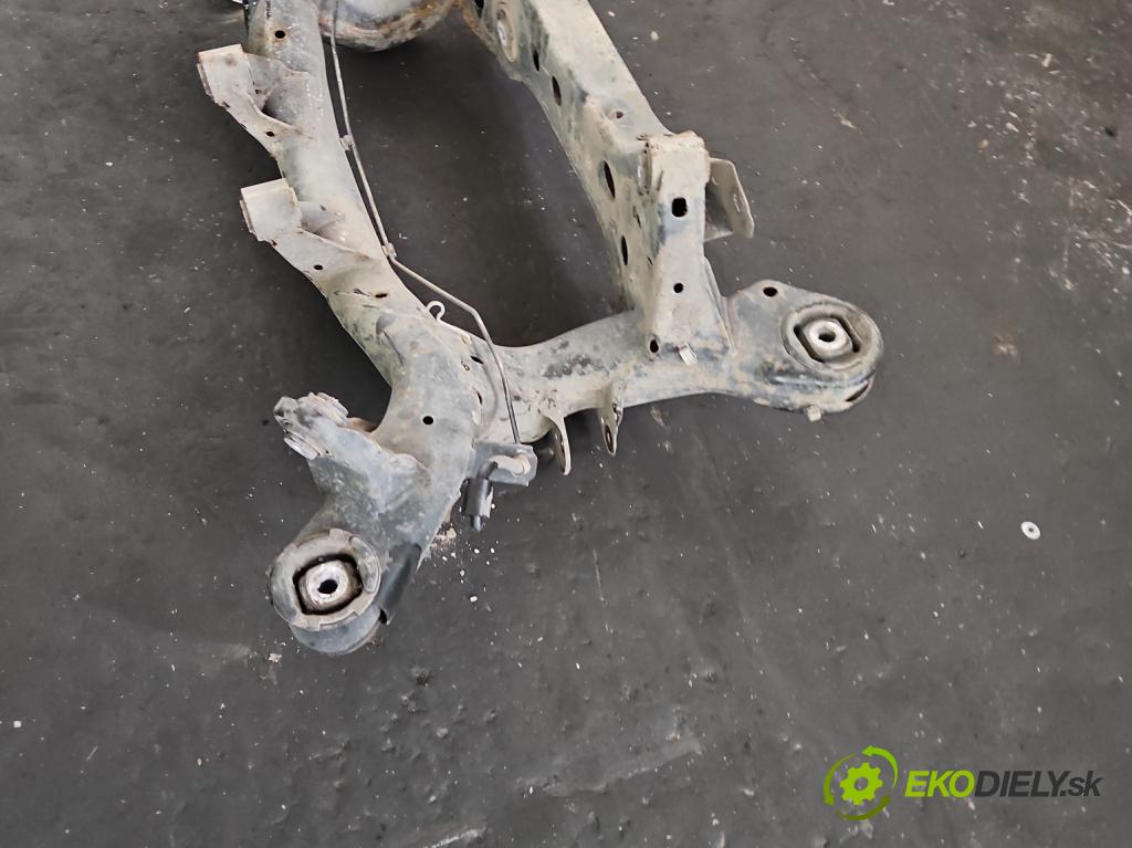 Bmw 3 E90 2005-2013 2.0d 163 hp manual 120 kW 1995 cm3 5- zadní výztuha  (Zadní výztuha)