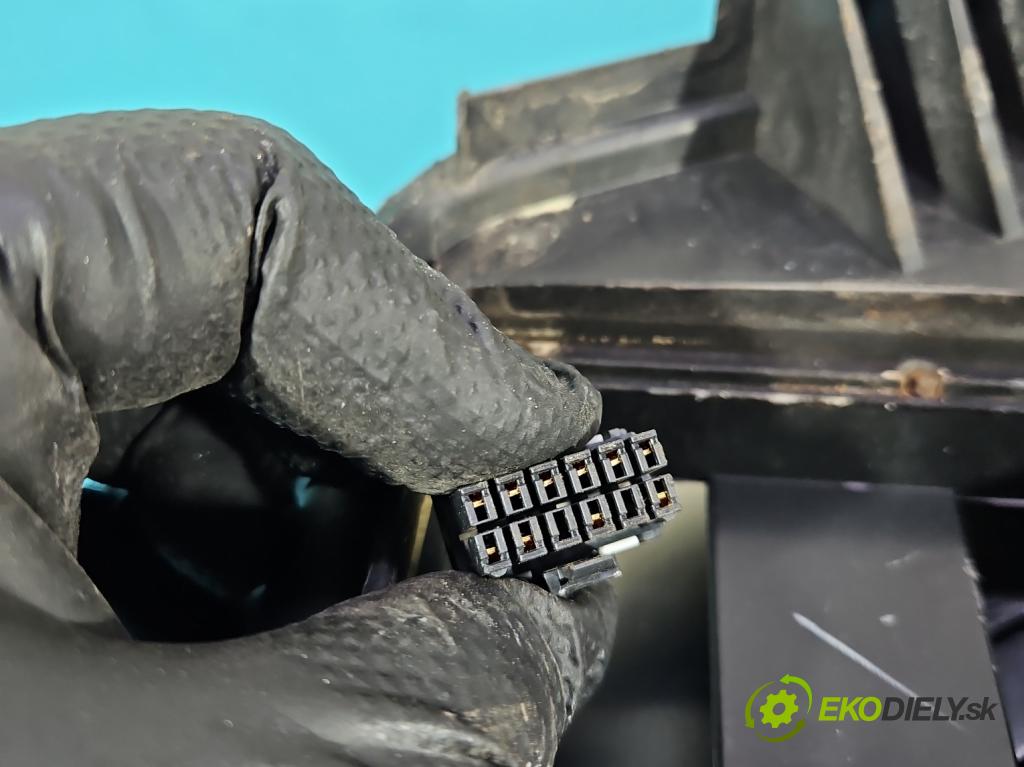 Lancia Phedra 2002-2010 2.2 JTD 128 HP manual 94 kW 2179 cm3 5- Reflektor: pravý 1494333080 (Svetlo predné pravé)