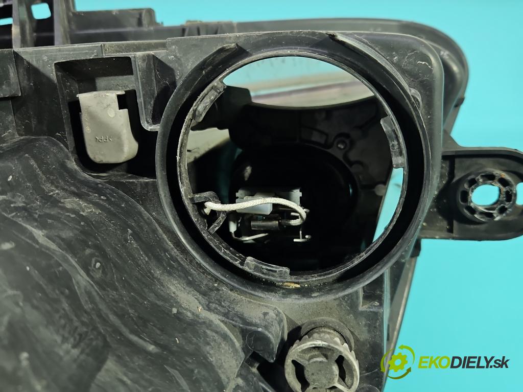 Lancia Phedra 2002-2010 2.2 JTD 128 HP manual 94 kW 2179 cm3 5- Reflektor: pravý 1494333080 (Svetlo predné pravé)