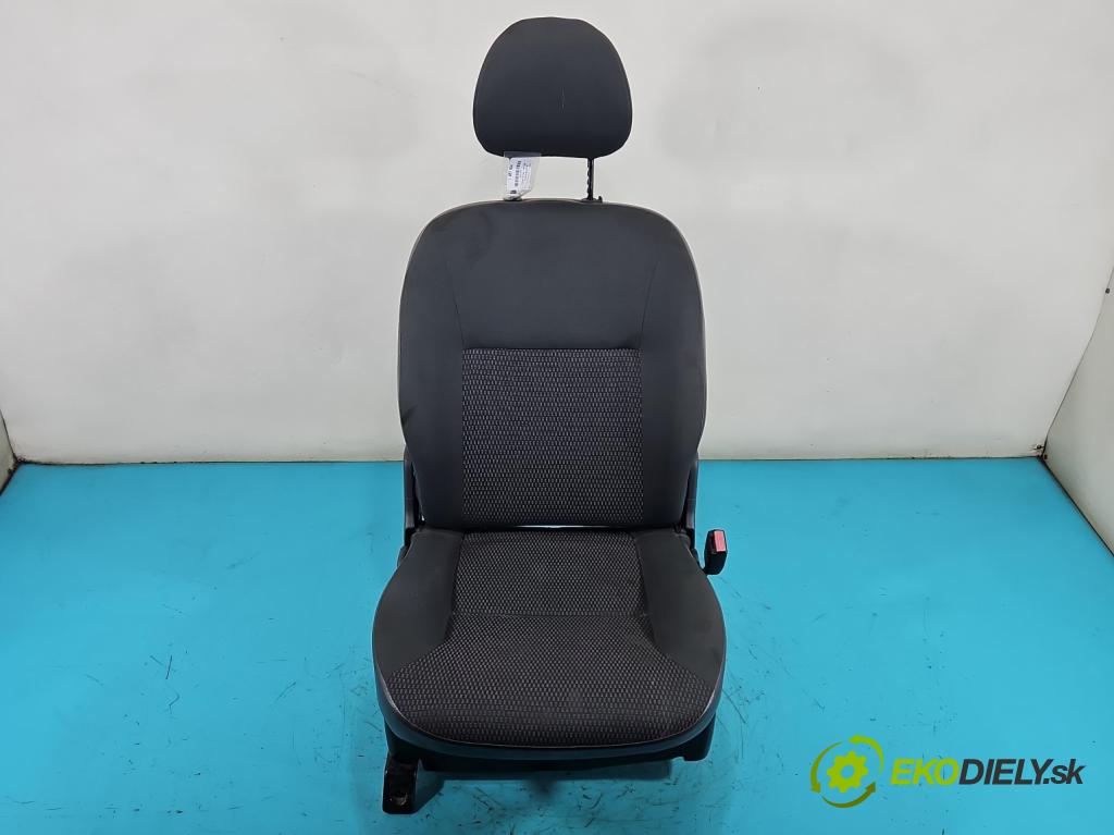 Citroen Berlingo I 1996-2008 1.4 8v 75 HP manual 55 kW 1360 cm3 4- Sedačka pravý  (Sedadlo)