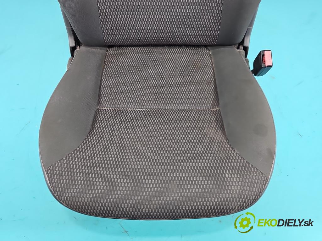 Citroen Berlingo I 1996-2008 1.4 8v 75 HP manual 55 kW 1360 cm3 4- Sedačka pravý  (Sedadlo)