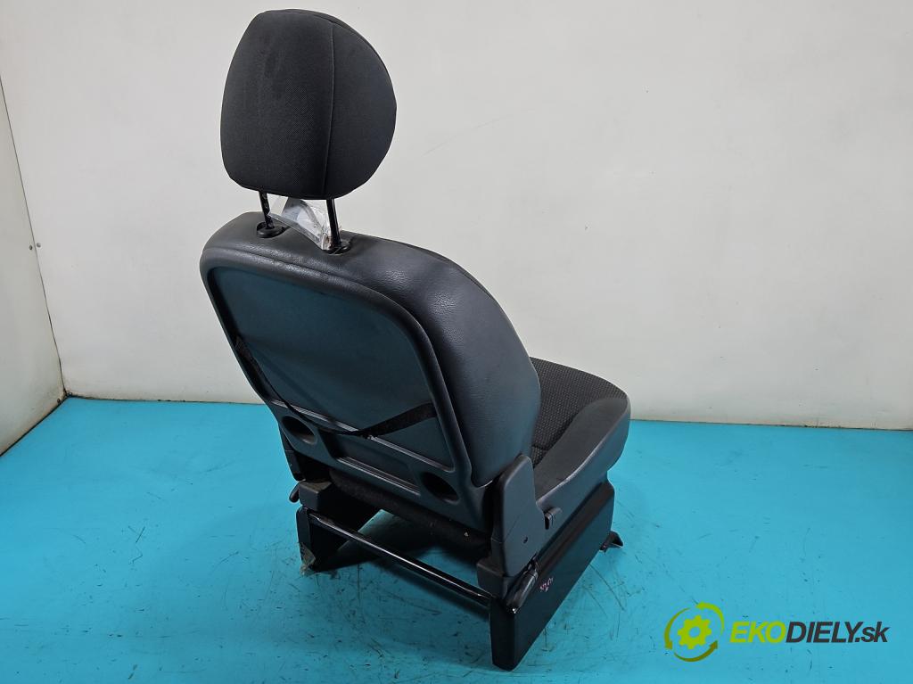 Citroen Berlingo I 1996-2008 1.4 8v 75 HP manual 55 kW 1360 cm3 4- Sedačka pravý  (Sedadlo)