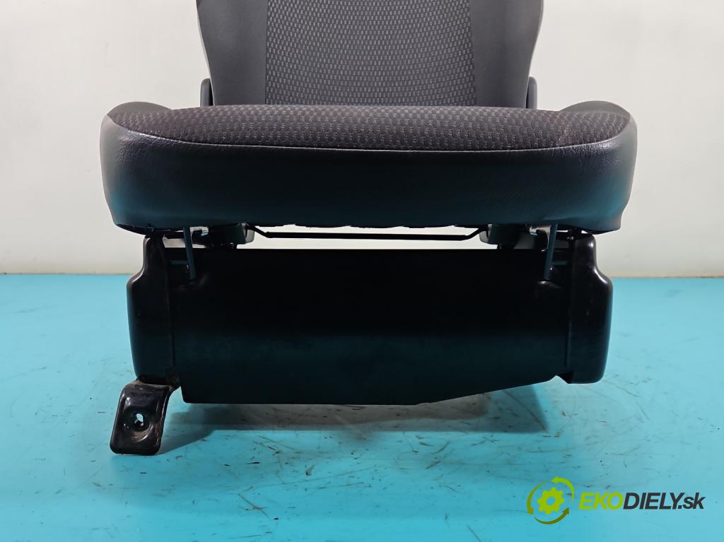 Citroen Berlingo I 1996-2008 1.4 8v 75 HP manual 55 kW 1360 cm3 4- Sedačka pravý  (Sedadlo)