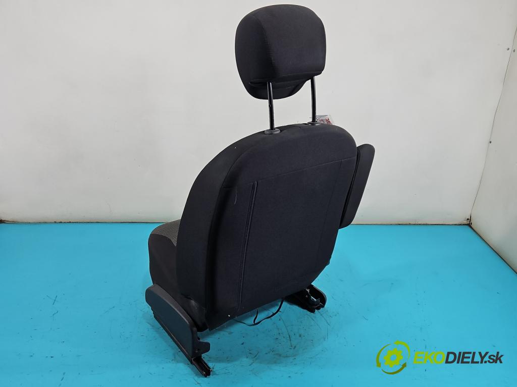 Dacia Dokker 2012- 1.3 TCE: 102 HP manual 75 kW 1332 cm3 5- Sedačka ľavý  (Sedadlo)