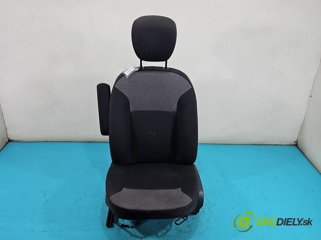 Dacia Dokker 2012- 1.3 TCE: 102 HP manual 75 kW 1332 cm3 5- Sedačka ľavý  (Sedadlo)