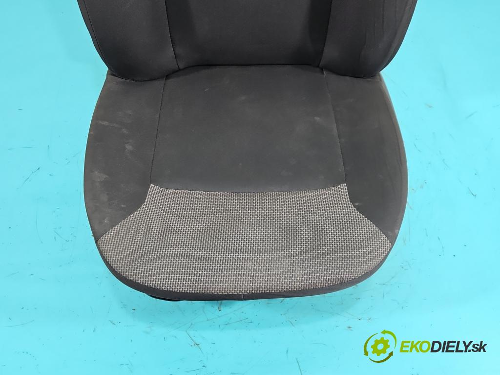 Dacia Dokker 2012- 1.3 TCE: 102 HP manual 75 kW 1332 cm3 5- Sedačka ľavý  (Sedadlo)