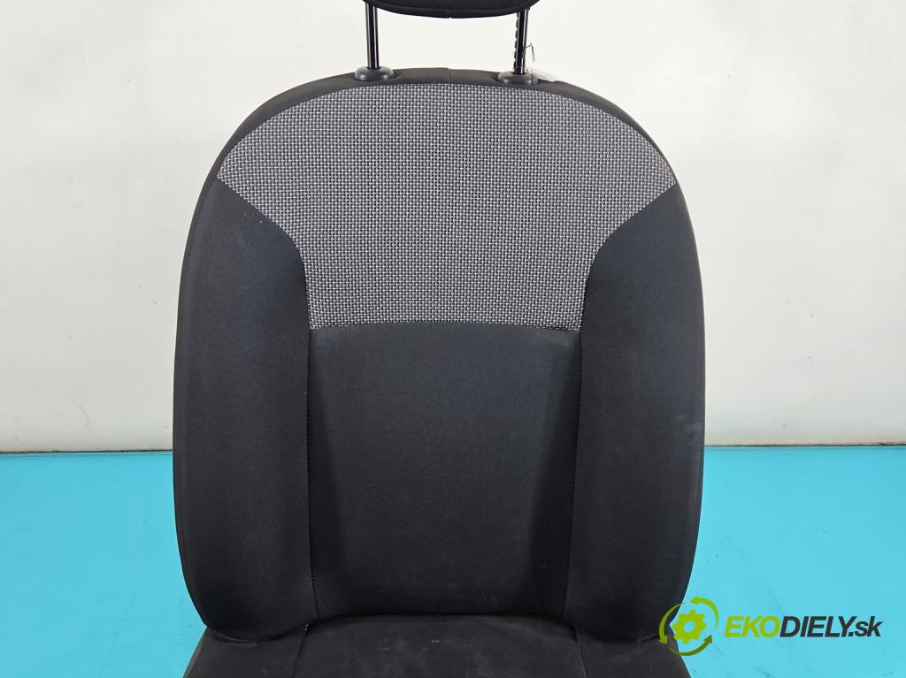 Dacia Dokker 2012- 1.3 TCE: 102 HP manual 75 kW 1332 cm3 5- Sedačka pravý  (Sedadlo)