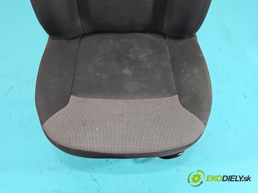 Dacia Dokker 2012- 1.3 TCE: 102 HP manual 75 kW 1332 cm3 5- Sedačka pravý  (Sedadlo)